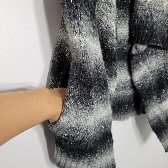 BCIM Gray Black Stripe Knit Open Vest Cardigan Waterfall Boho Casual Pocket Sz M - Picture 5 of 8